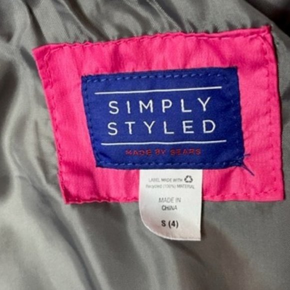 Simply Styled Warm Girl’s Winter Jacket with Hood - Picture 3 of 4